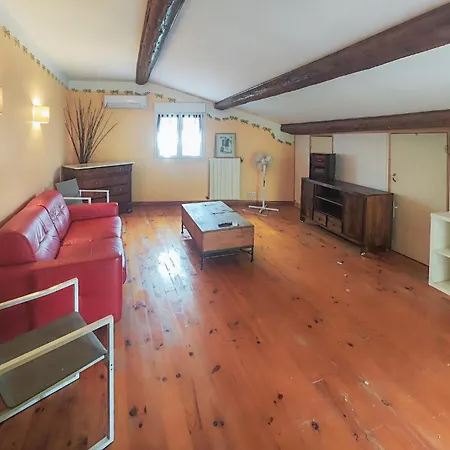Gorgeous In Cessenon-sur-orb With Wifi شقة Murviel